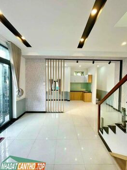 NHÀ ĐẸP - VỊ TRÍ ĐẸP - KẾ TRƯỜNG CAO ĐẲNG - KINH TẾ