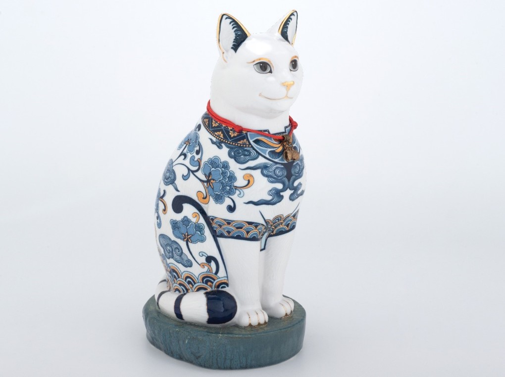 Tượng mèo Đại Cát được thiết kế các gam màu đặc trưng cho yếu tố may mắn